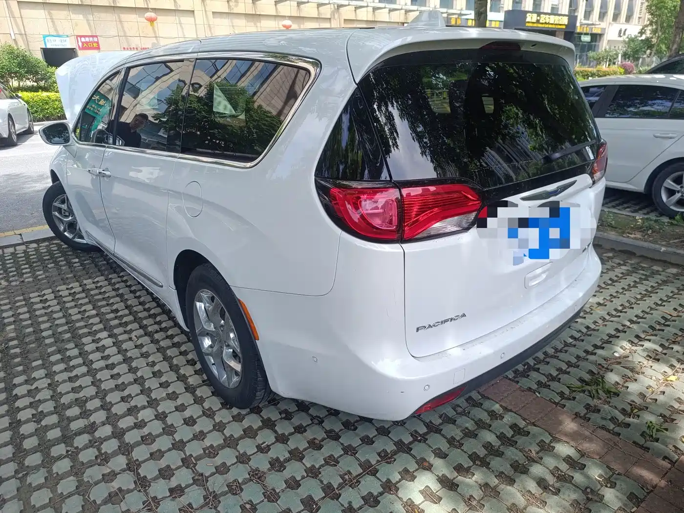 Chrysler Grand Voyager (Import) 2018 2017 3.6L Premium Edition