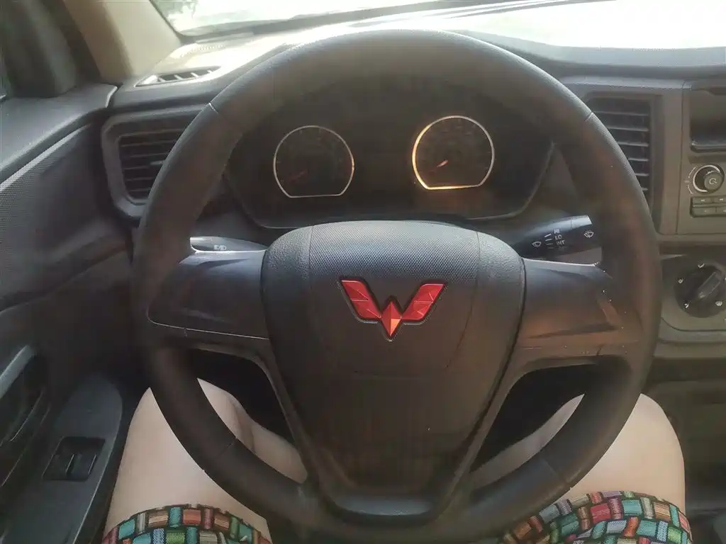 Wuling Motors Wuling Hongguang V 2025 2022 1.5L Dynamic Edition Windowless Van Hydraulic Power Steering LAR