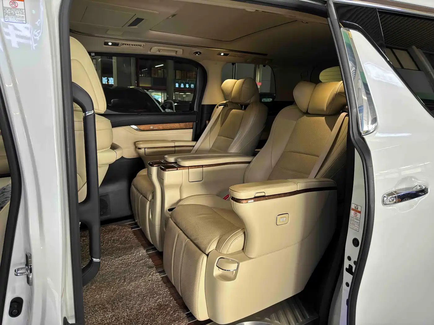 Toyota Alphard 2015 3.5L Premium Edition фото 8