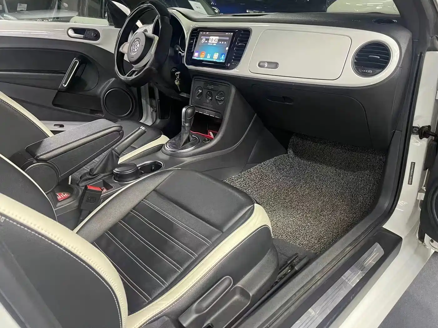 Volkswagen Beetle 2015 180TSI фото 6