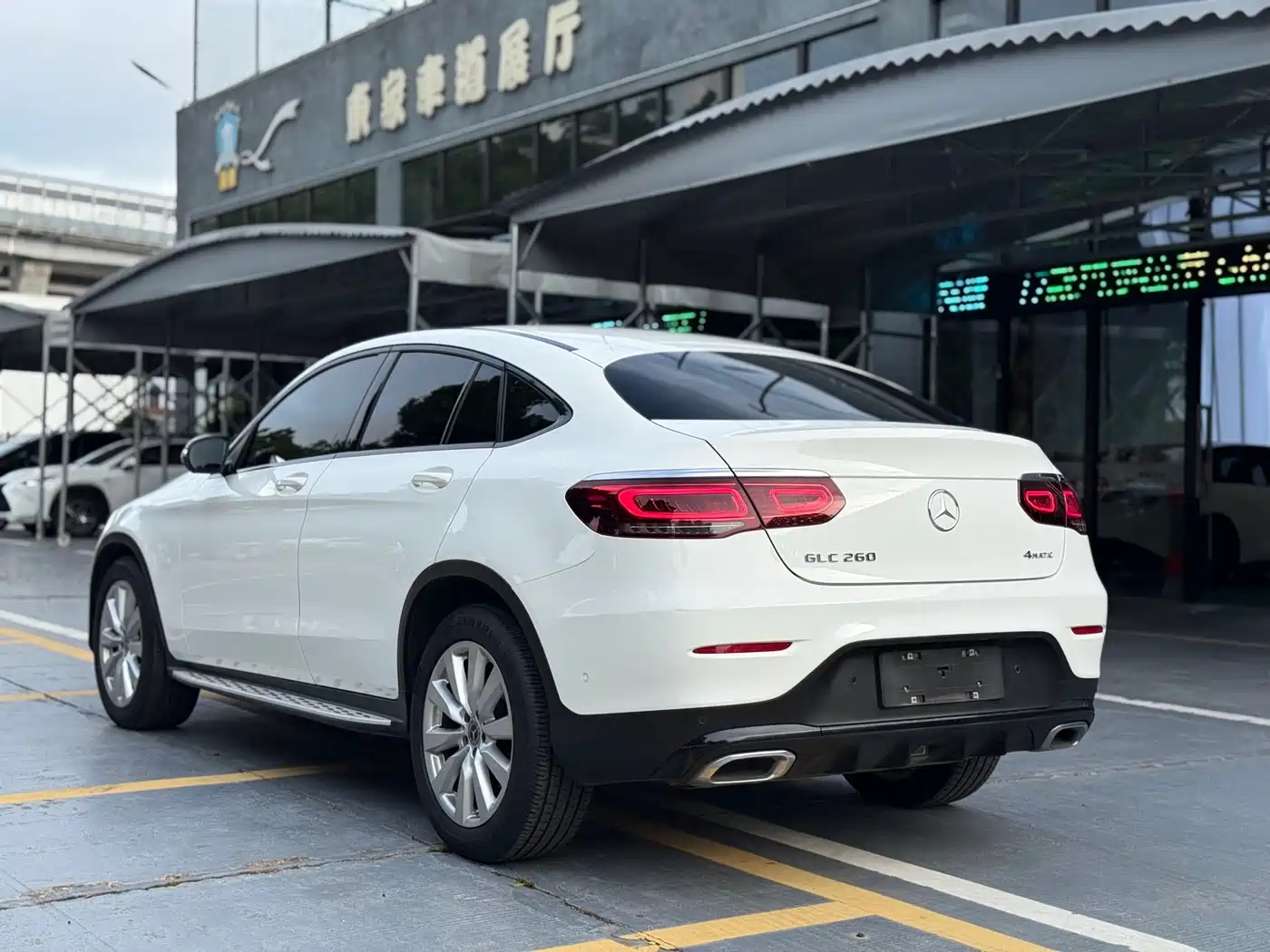 Mercedes-Benz GLC Coupe 2021 GLC 260 4MATIC Coupe SUV фото 7