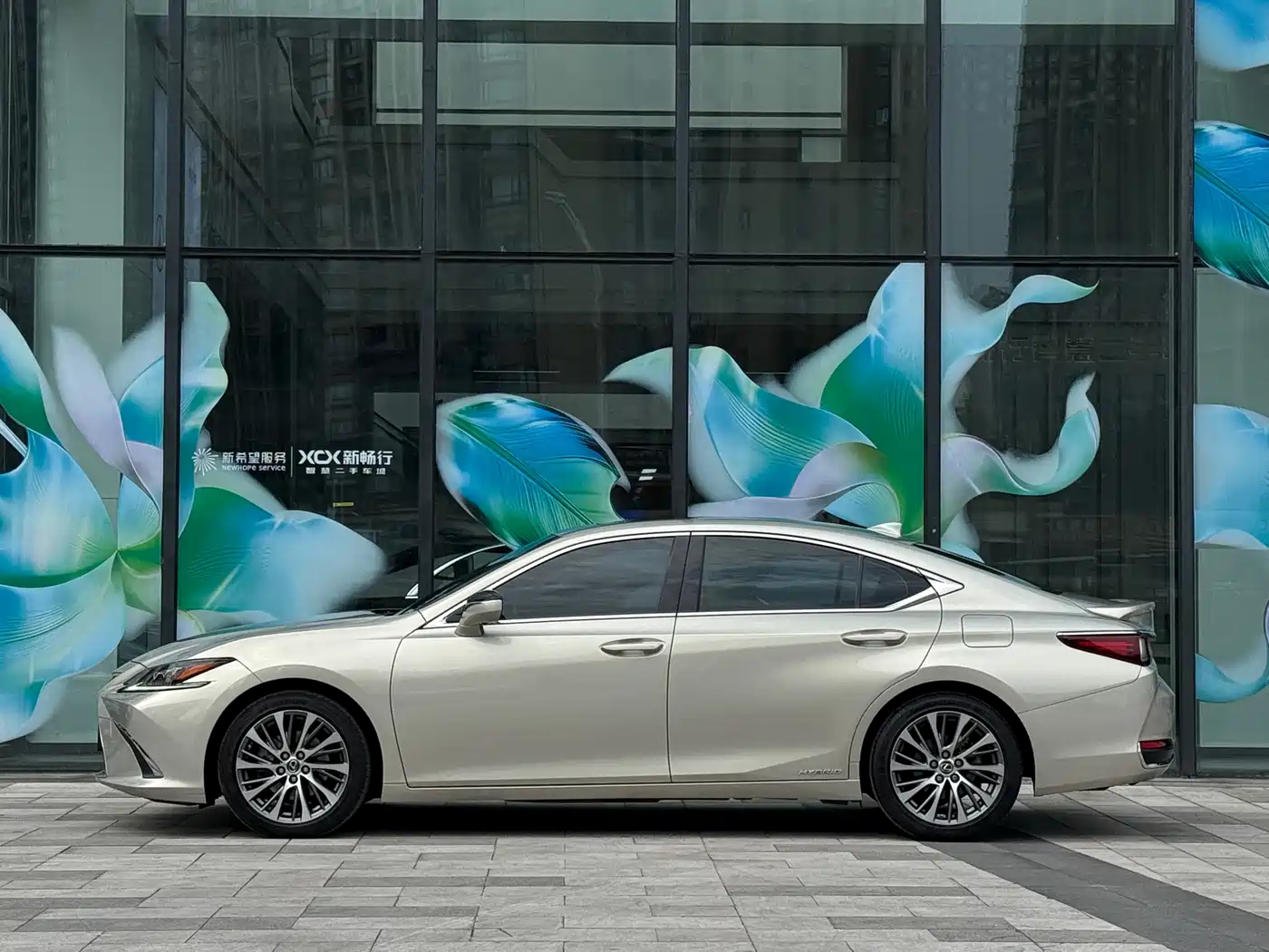 Lexus ES 2018 300h Premium Edition China V фото 2