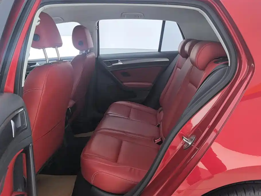 Volkswagen Golf 2015 1.6L Automatic Fashion фото 11