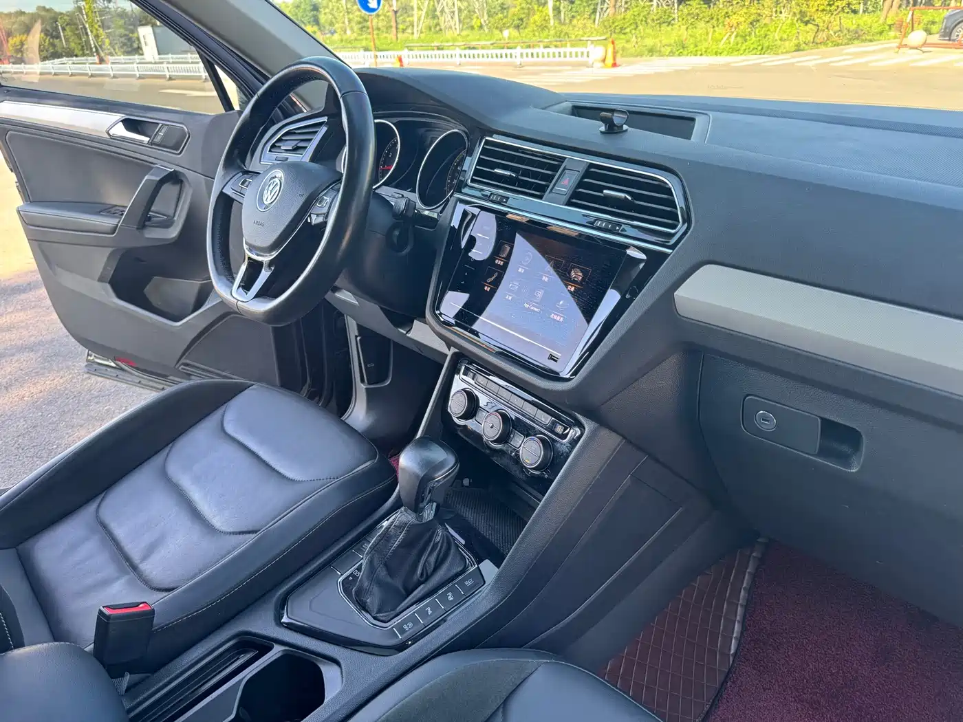 Volkswagen Tiguan L 2019 Facelift 330TSI Auto 2WD Smart Luxury China VI фото 14