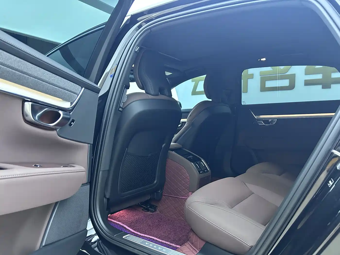 VOLVO S90