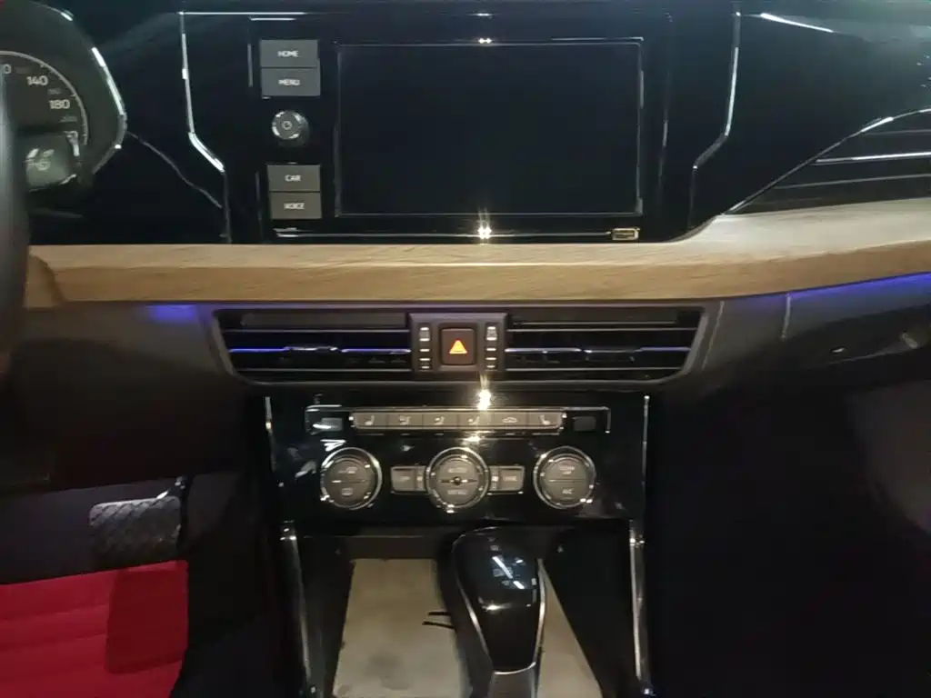 Volkswagen Passat New Energy 2019 430PHEV Hybrid Luxury Edition фото 13