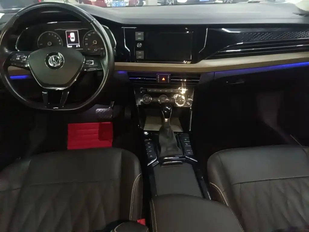 Volkswagen Passat New Energy 2019 430PHEV Hybrid Luxury Edition фото 10
