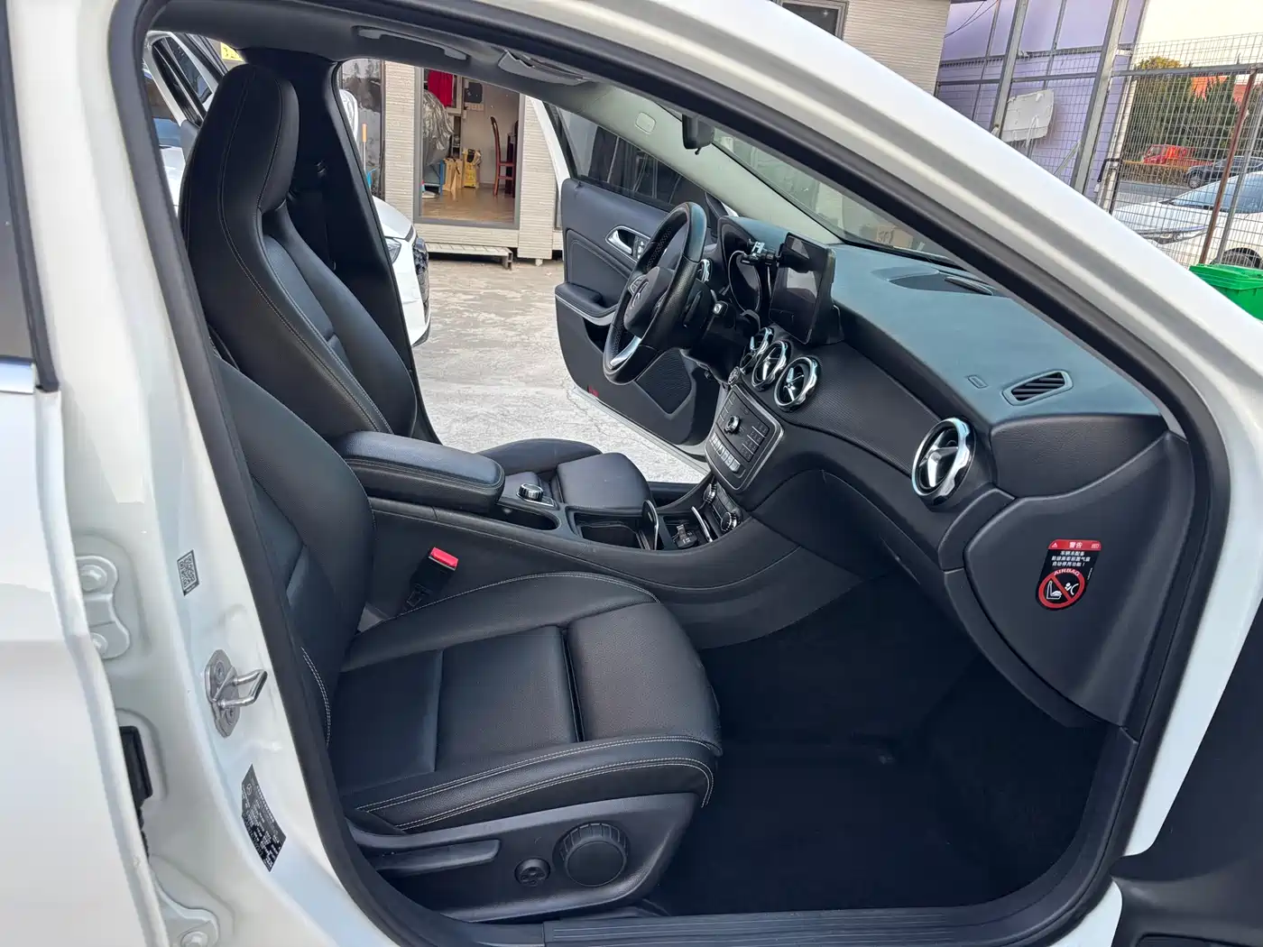 Mercedes-Benz GLA 2018 GLA 200 Dynamic фото 9