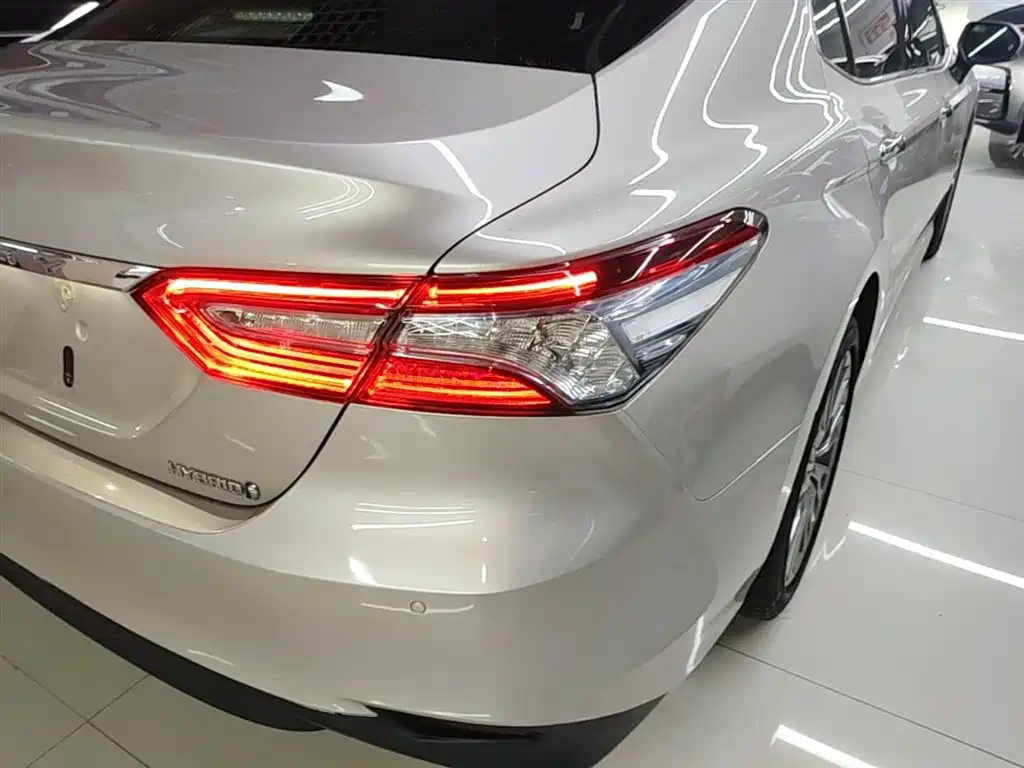 Toyota Camry 2019 Hybrid 2.5HG Luxury Edition China VI фото 8