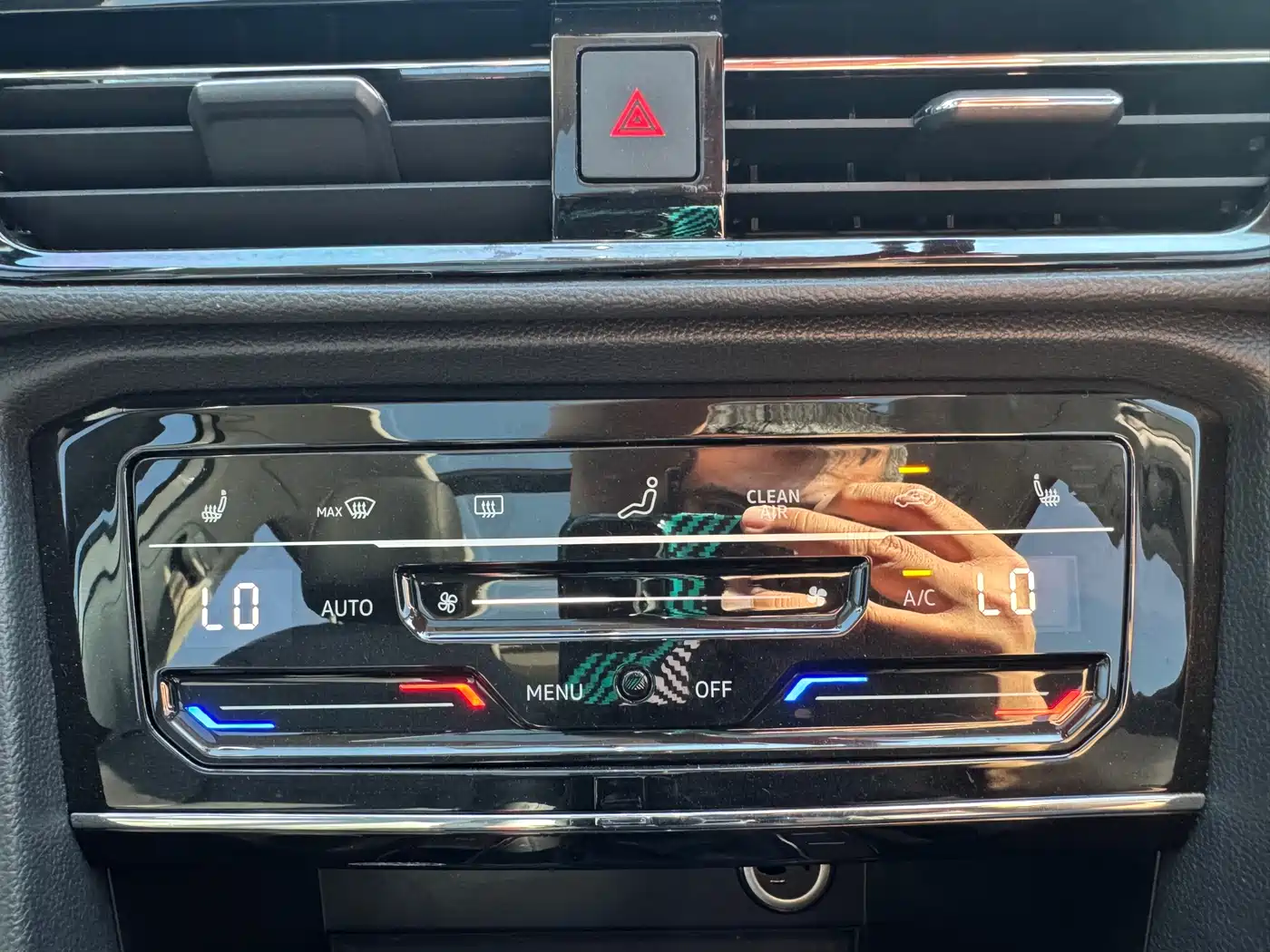 Volkswagen Tharu 2022 280TSI FWD Luxury Edition фото 14