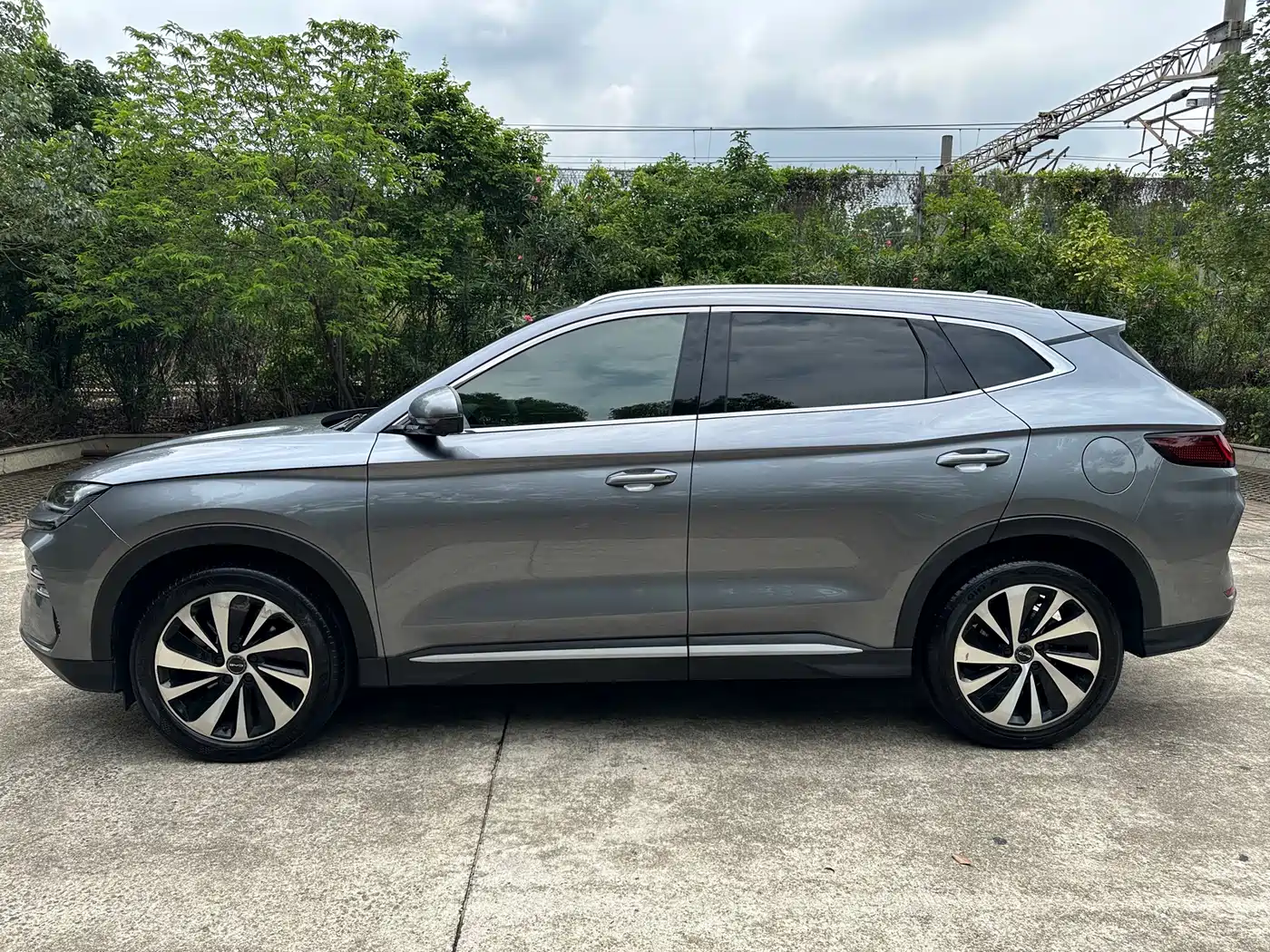 BYD Song PLUS PHEV 2024 Glory Edition DM-i 110km Flagship PLUS фото 8