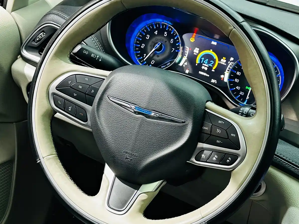 Photo 17 - Chrysler Grand Voyager (Import)