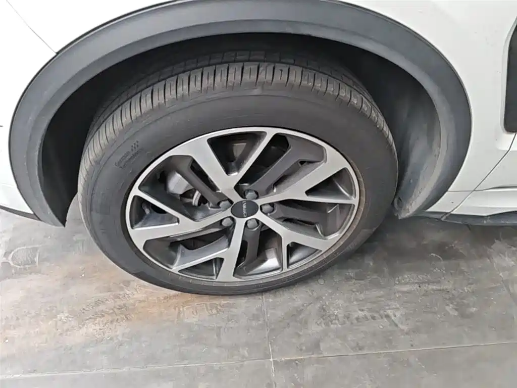 Lynk & Co 01 2017 2.0T AWD Pro фото 23
