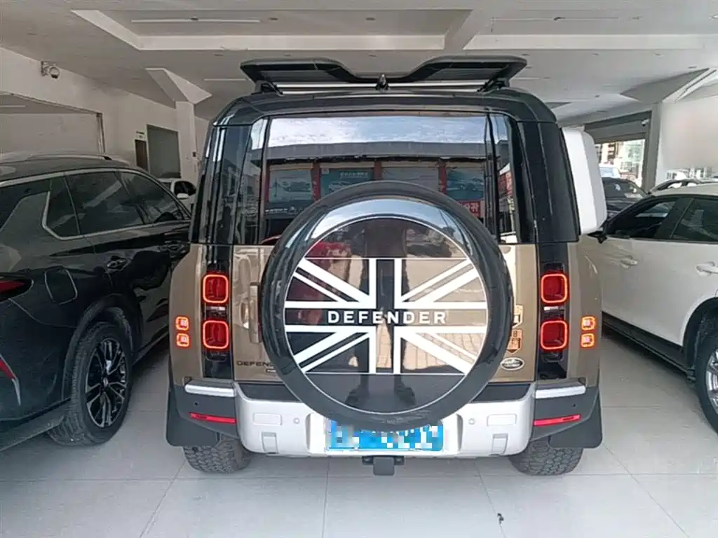 Land Rover Defender 2020 Model 110 P400 HSE фото 6