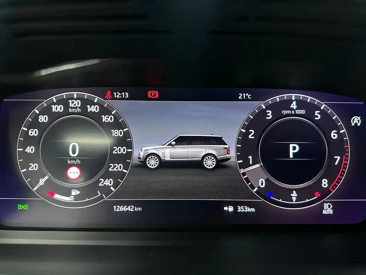 Land Rover Range Rover 2020 3.0 L6 Heritage Extended Edition фото 7