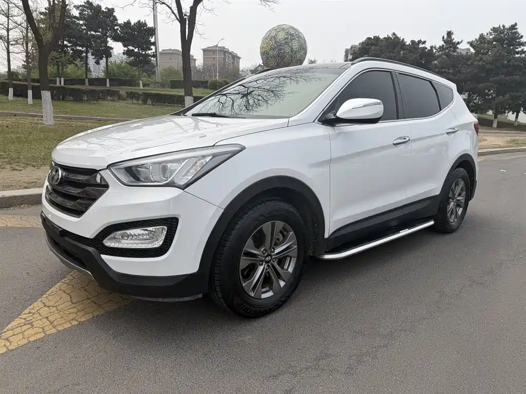 Hyundai Santa Fe 2013 Model 2.4L Automatic 2WD Smart фото 2