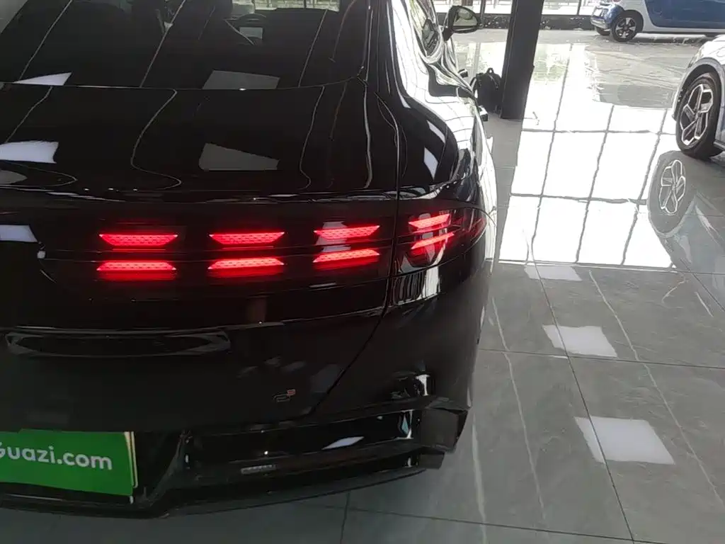 Denza Z9 2024 Model 1100km AWD Max Edition фото 8