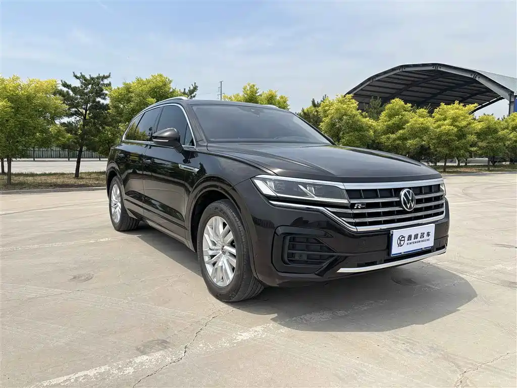 Volkswagen Touareg 2021 2.0TSI R-Line фото 3