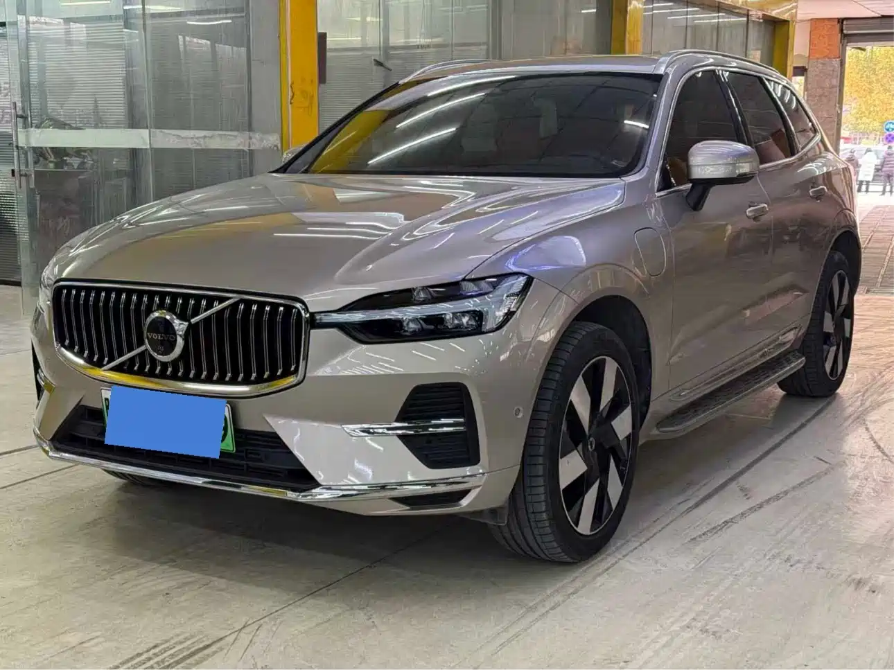 VOLVO XC60 PLUG IN HYBRID