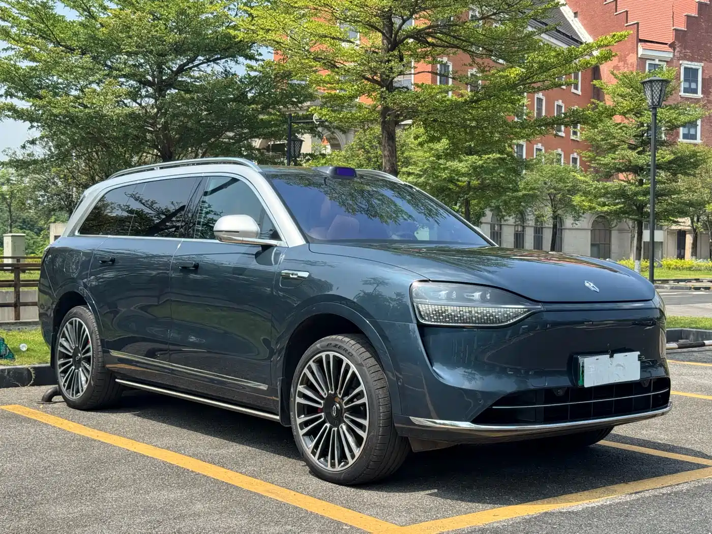 AITO Wenjie AITO M9 2024 Extended Range Ultra 42kWh 6-Seater фото 3