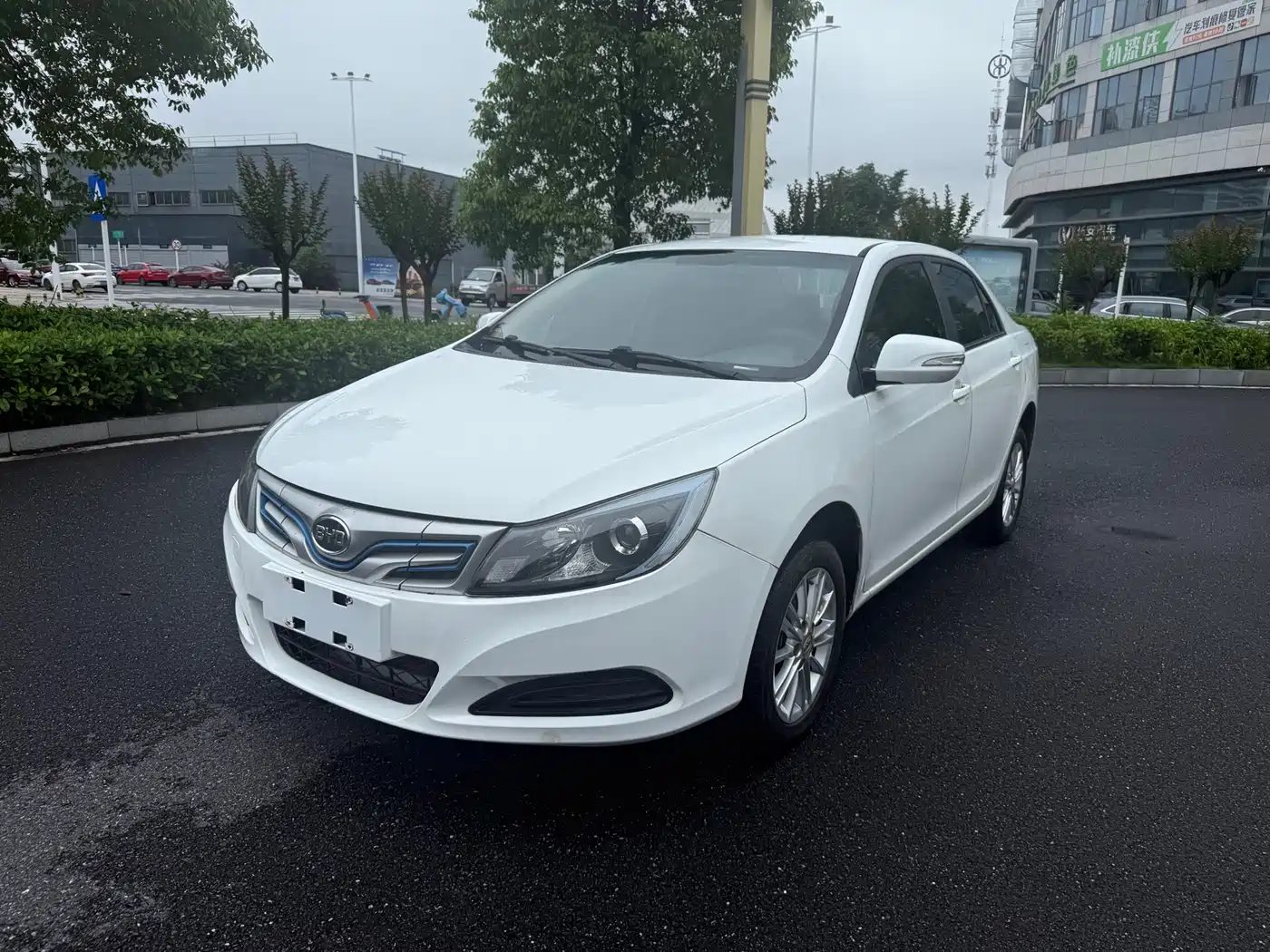 BYD e5 2018 450 Connected Enjoyment