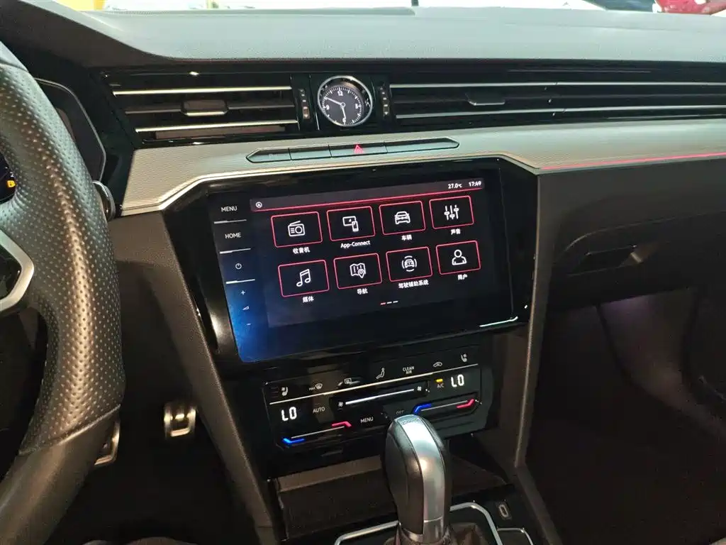 Volkswagen Magotan 2023 Model 2 Million Commemorative Edition 330TSI DSG Luxury фото 9