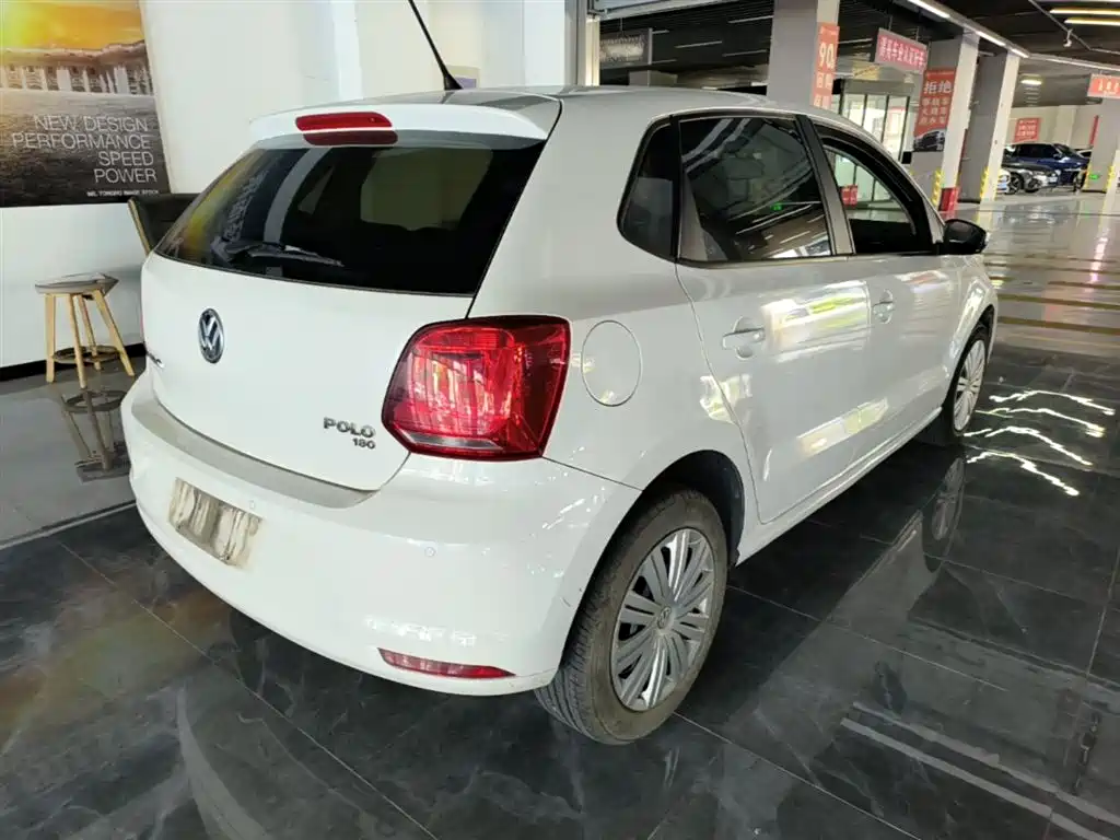 Volkswagen Polo 2016 1.6L Automatic Comfort фото 12