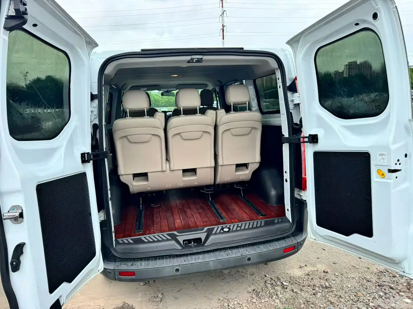 Ford Transit 2022 2019 2.0T Diesel Multi-Purpose Commercial Vehicle Short Wheelbase Low Roof 6-Seater China VI