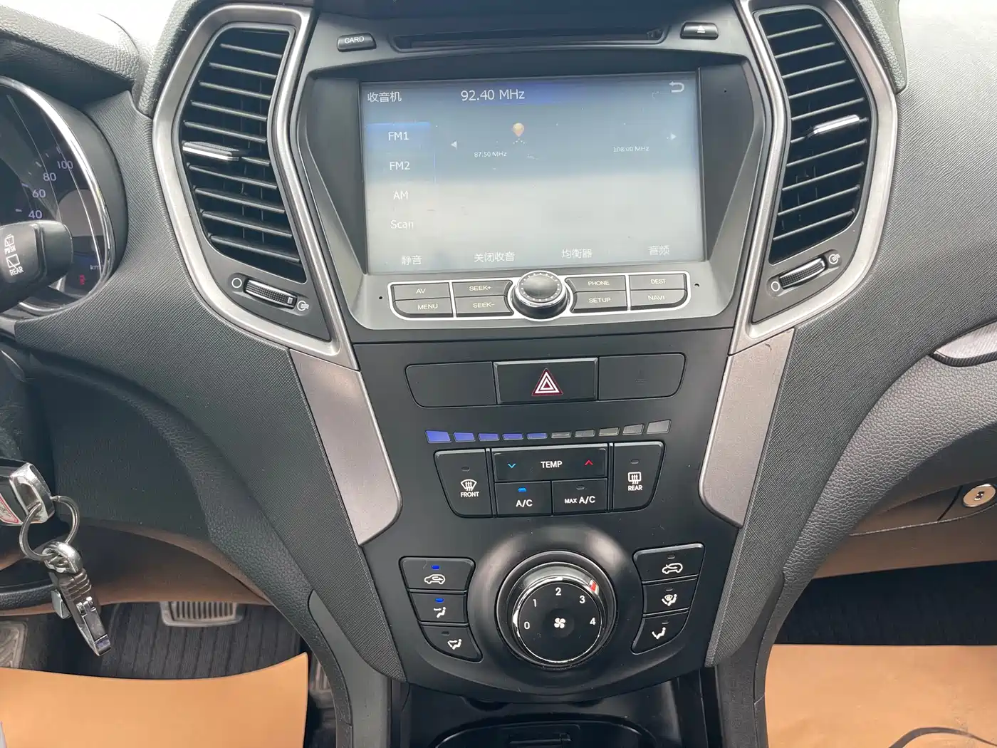 Hyundai Santa Fe 2013 Model 2.4L Automatic 2WD Comfort фото 12