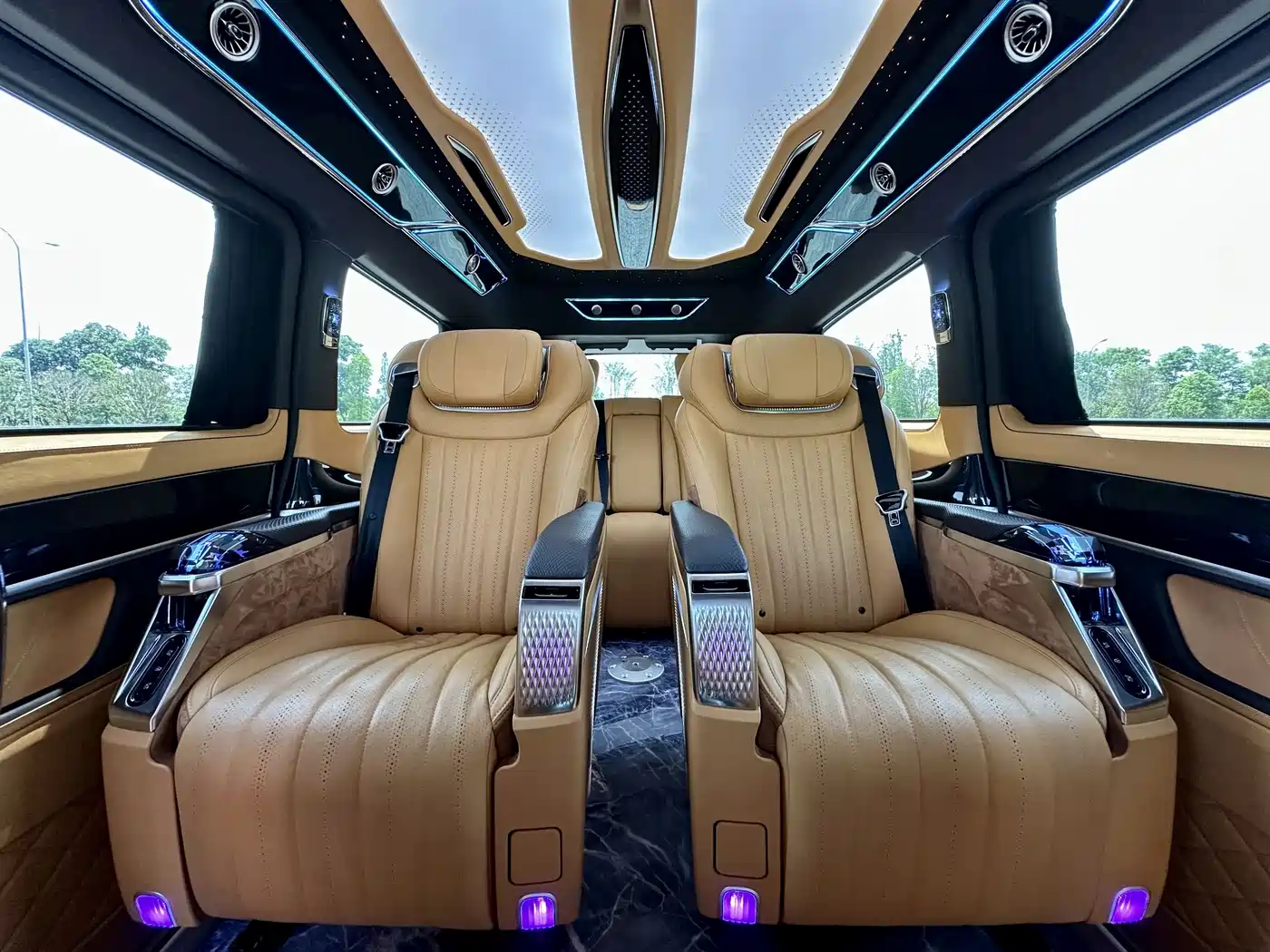 Mercedes-Benz V-Class 2022 V 260 L Long Wheelbase Luxury Edition фото 15