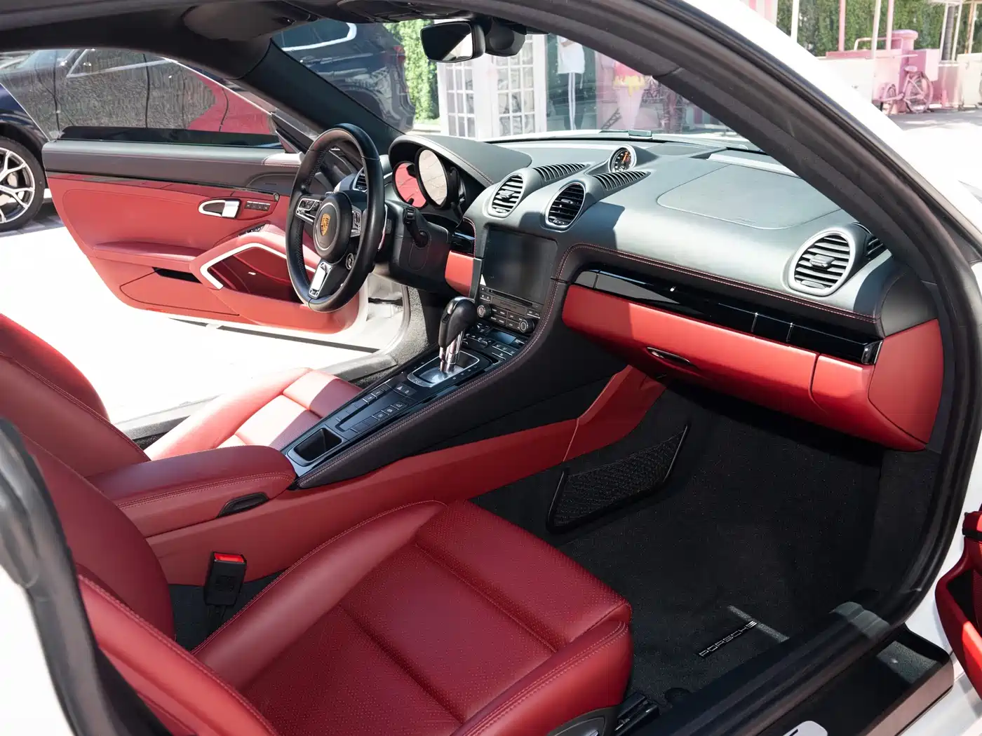 Porsche 718 2022 Cayman T 2.0T фото 17