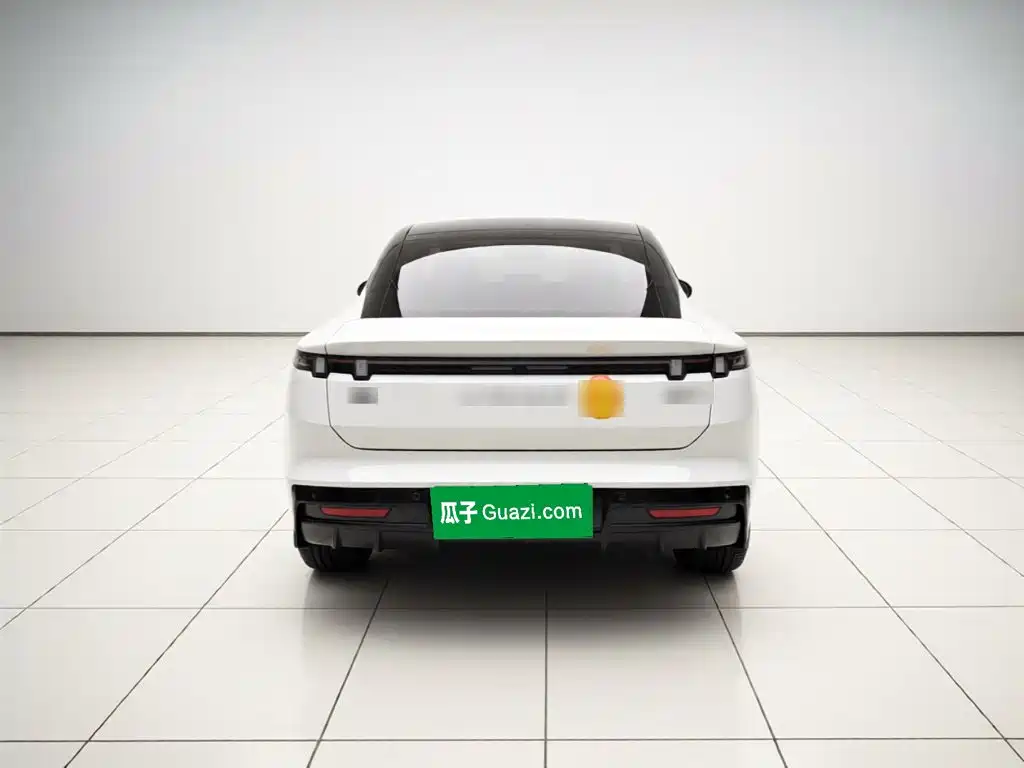 صورة 5 - Lynk & Co 10 EM-P