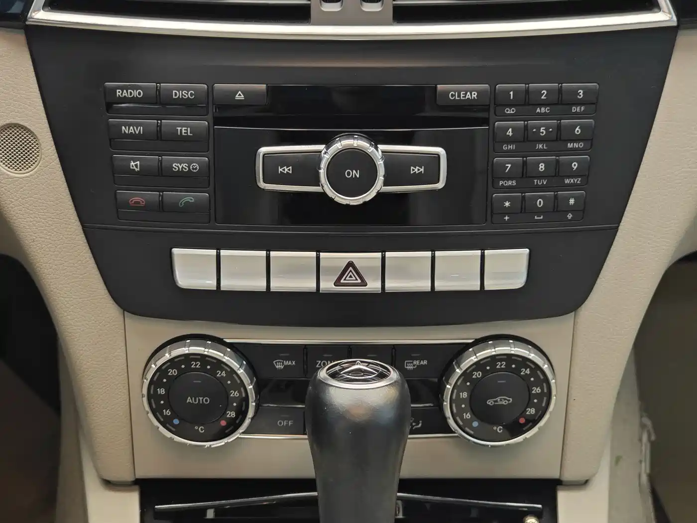 Mercedes-Benz C-Class 2013 C 180 Classic Grand Edition фото 17