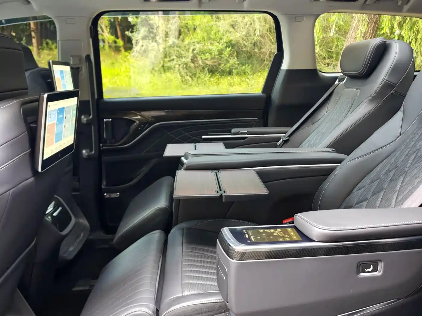 SAIC Maxus Maxus G90 2023 2.0T Interstellar 7-seater фото 11