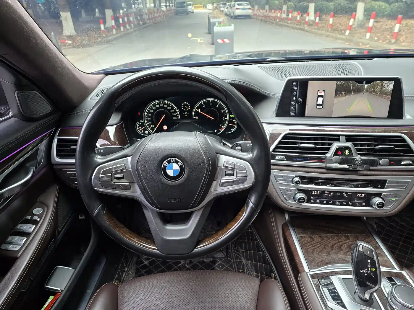 BMW 7 Series 2017 740Li xDrive Luxury Edition фото 12