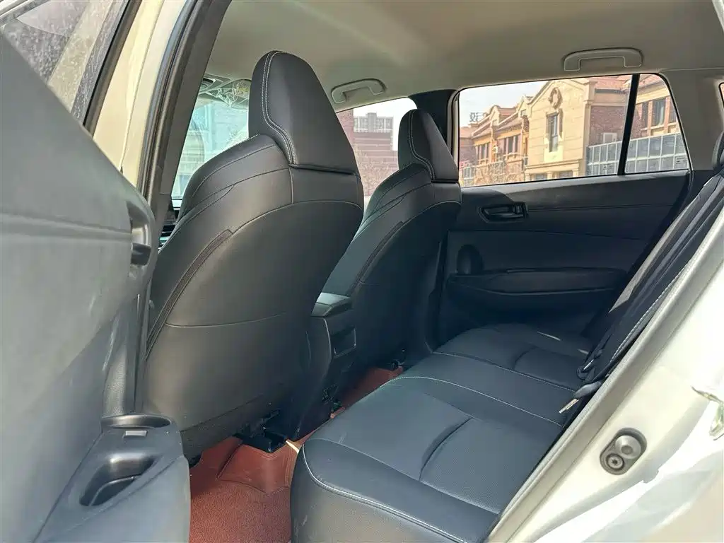 Toyota Frontlander 2024 2.0L CVT Elite Plus Edition фото 6