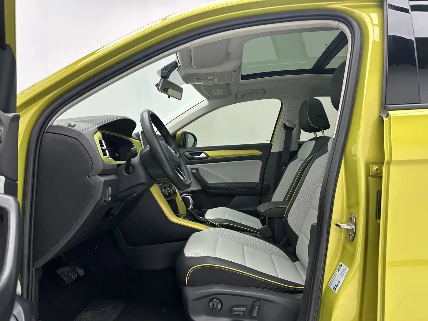Volkswagen T-ROC 2023 280TSI DSG 2WD Time Edition фото 5