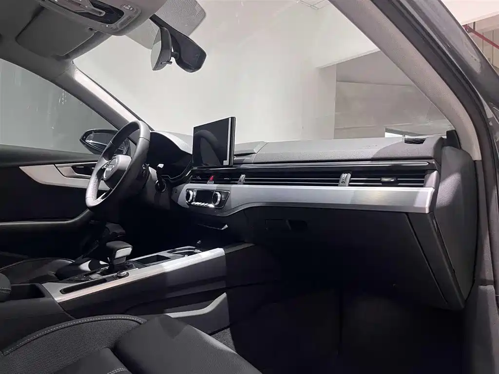 Audi A4L 2023 40 TFSI Fashion Dynamic фото 6