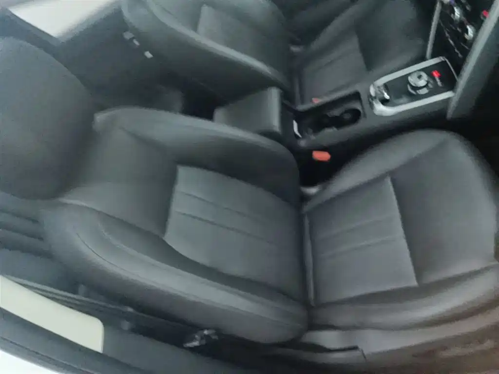 Land Rover Discovery Sport 2019 240PS SE Edition China VI фото 25