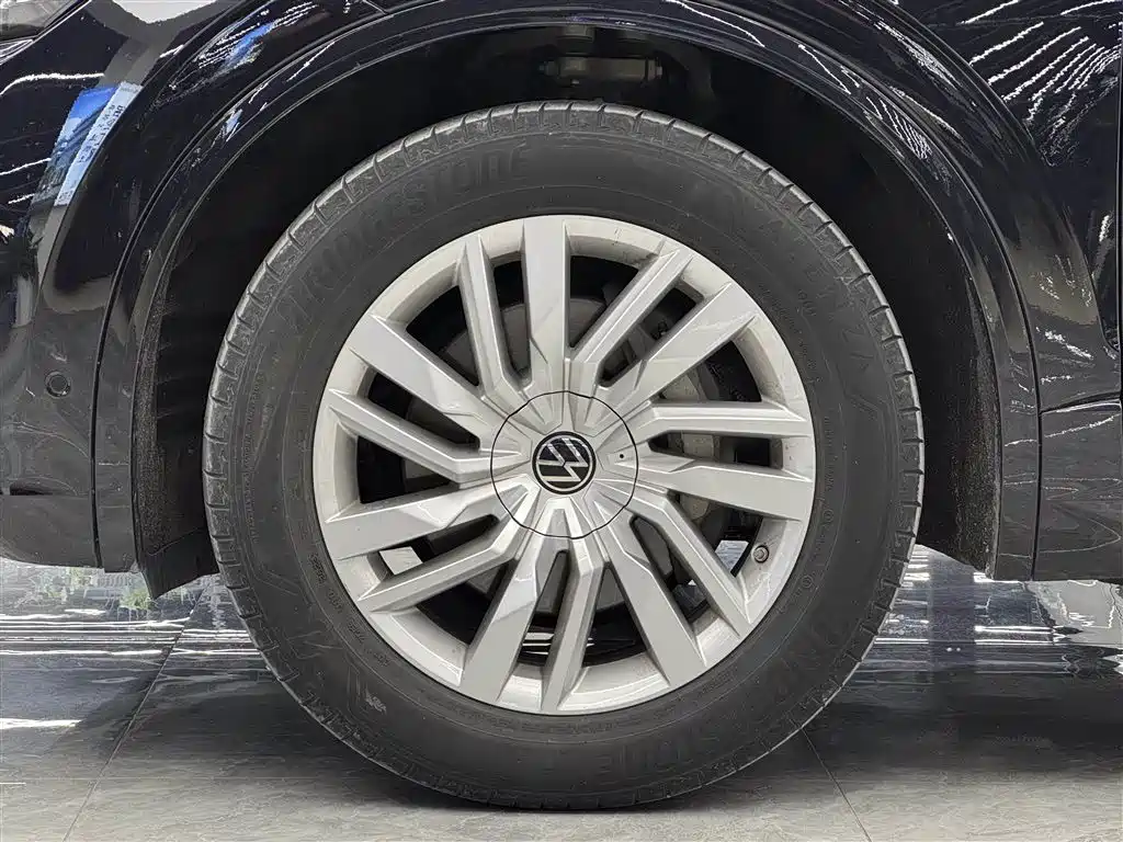 Volkswagen Touareg 2022 2.0TSI Rui Shang Edition фото 4