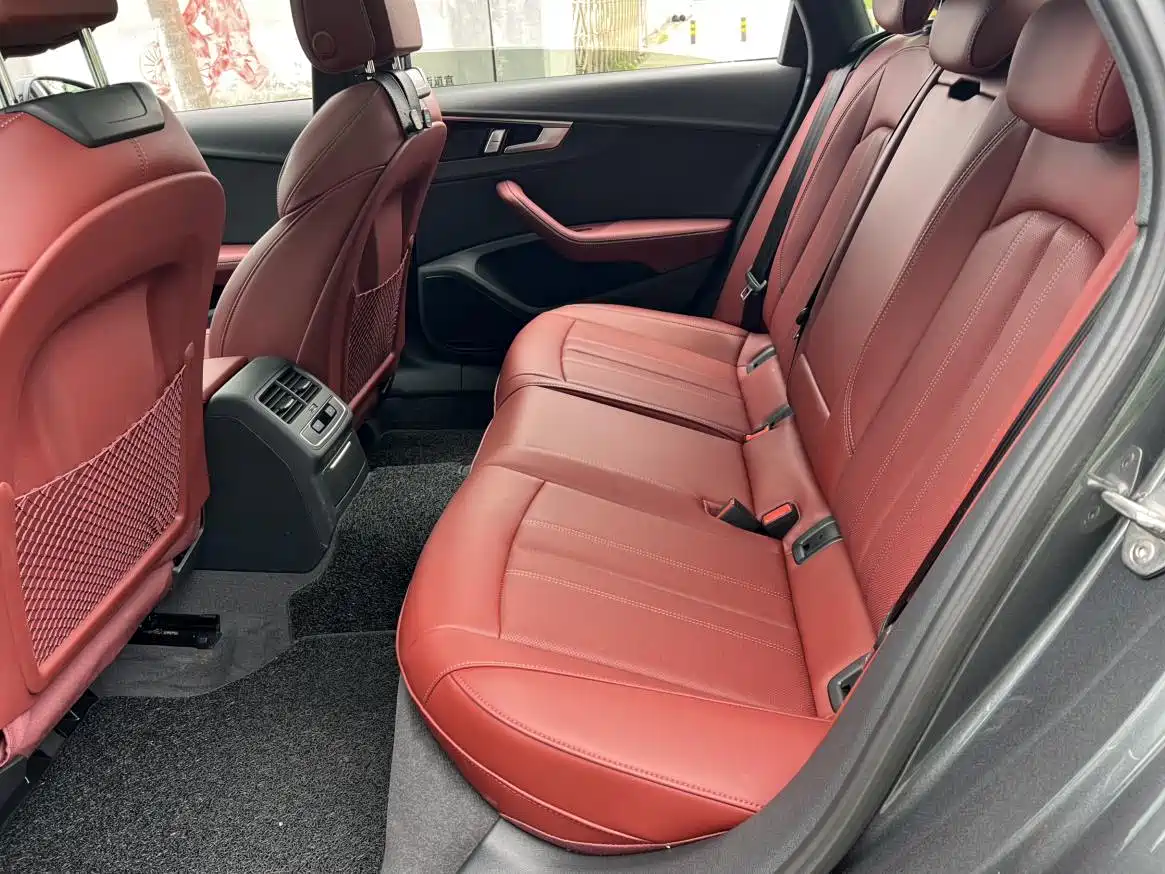 Audi A4L 2024 40 TFSI Luxury Dynamic фото 12