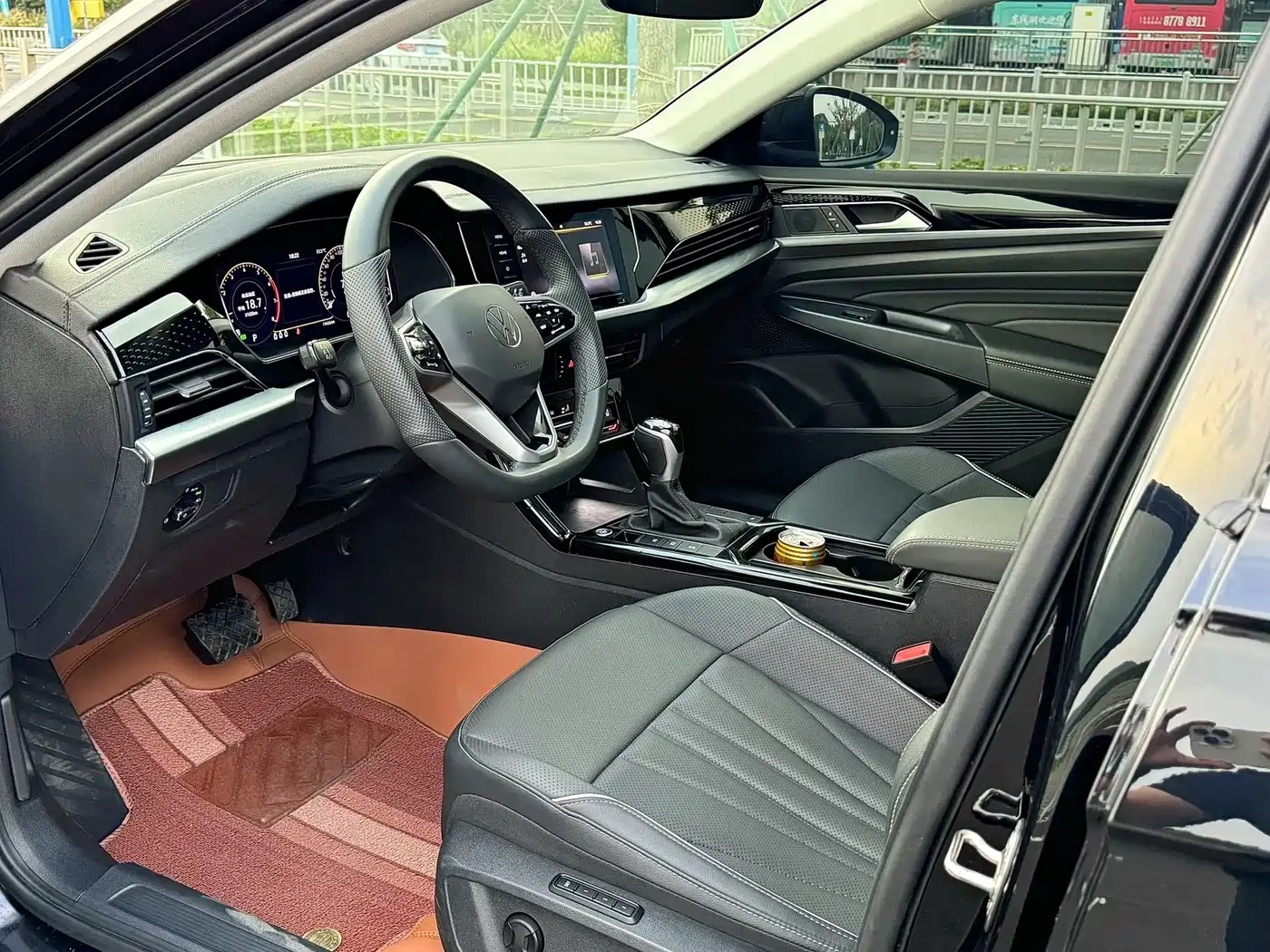 Volkswagen Passat 2023 330TSI Elite Edition фото 4