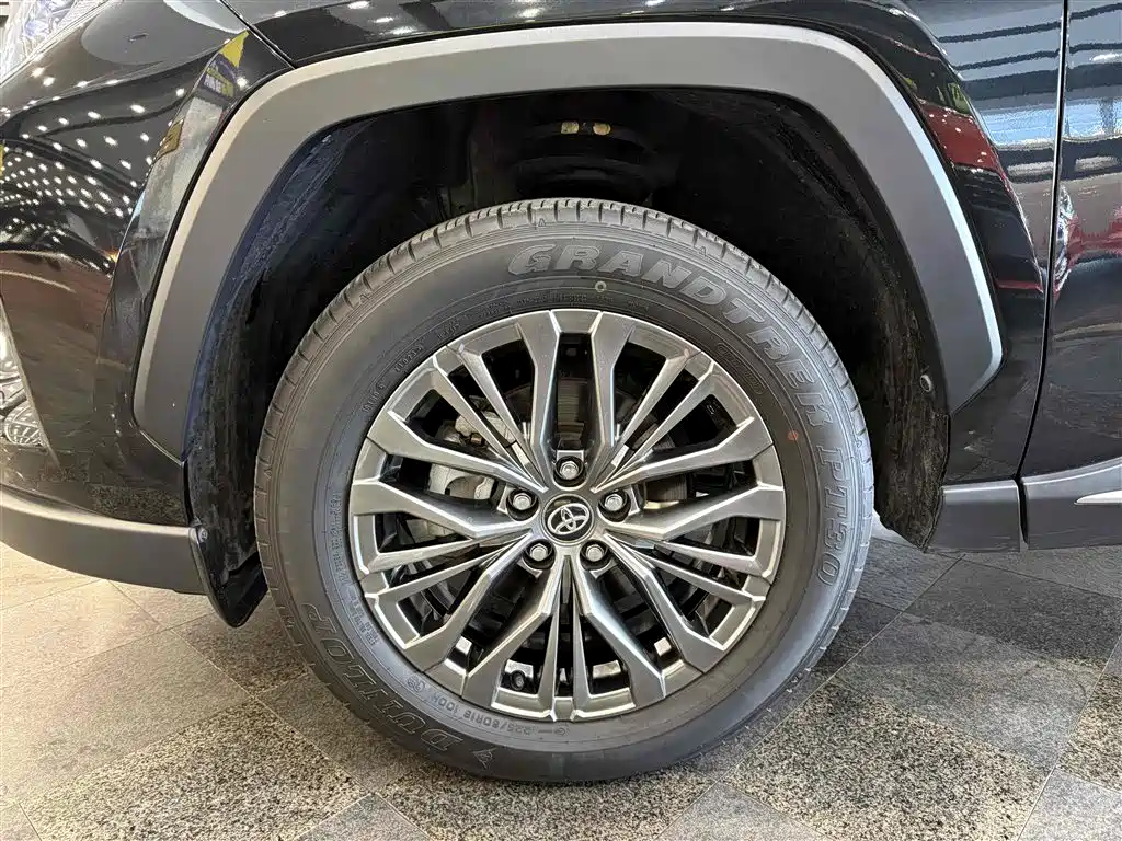 Toyota Wildlander 2023 Hybrid 2.5L E-CVT AWD Premium Edition фото 28