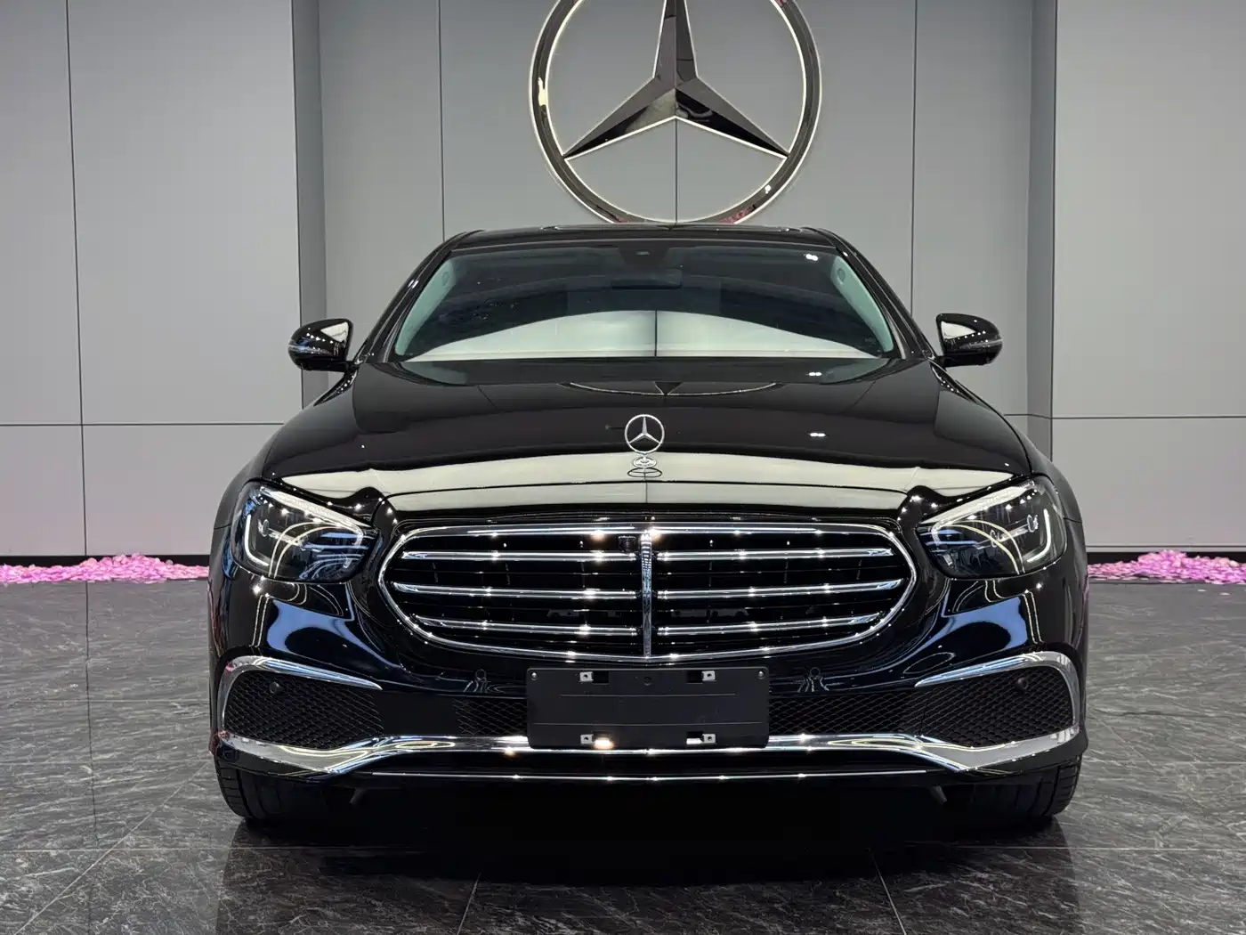 Mercedes-Benz E-Class 2023 E 300 L Luxury фото 2
