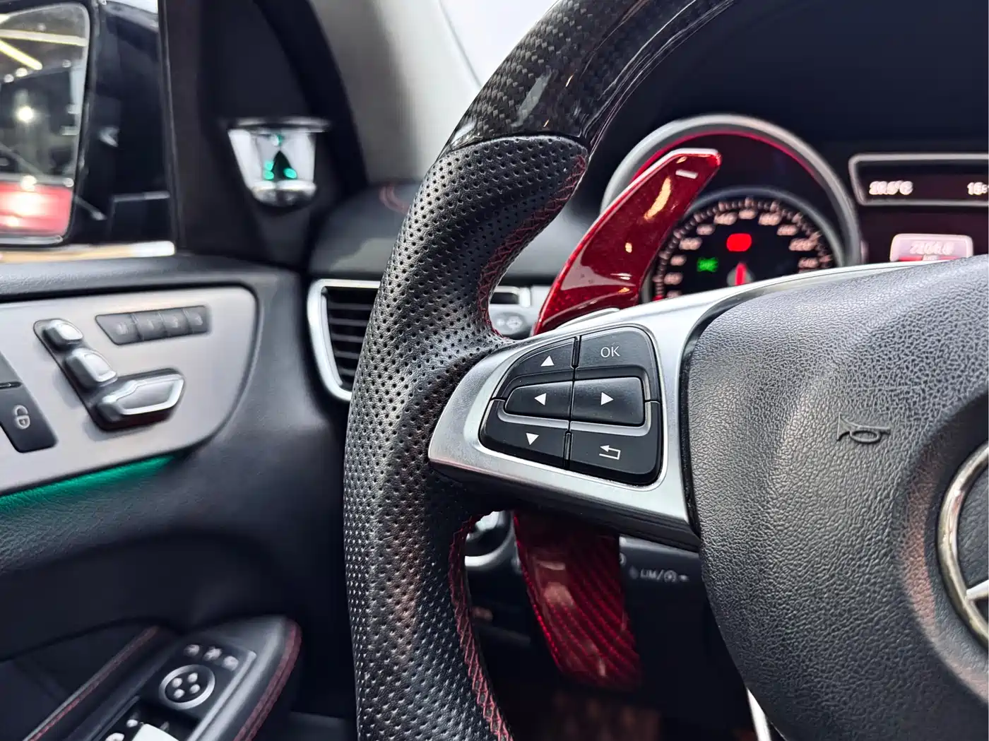 Mercedes-Benz GLE Coupe 2015 GLE 450 AMG 4MATIC Coupe SUV фото 31