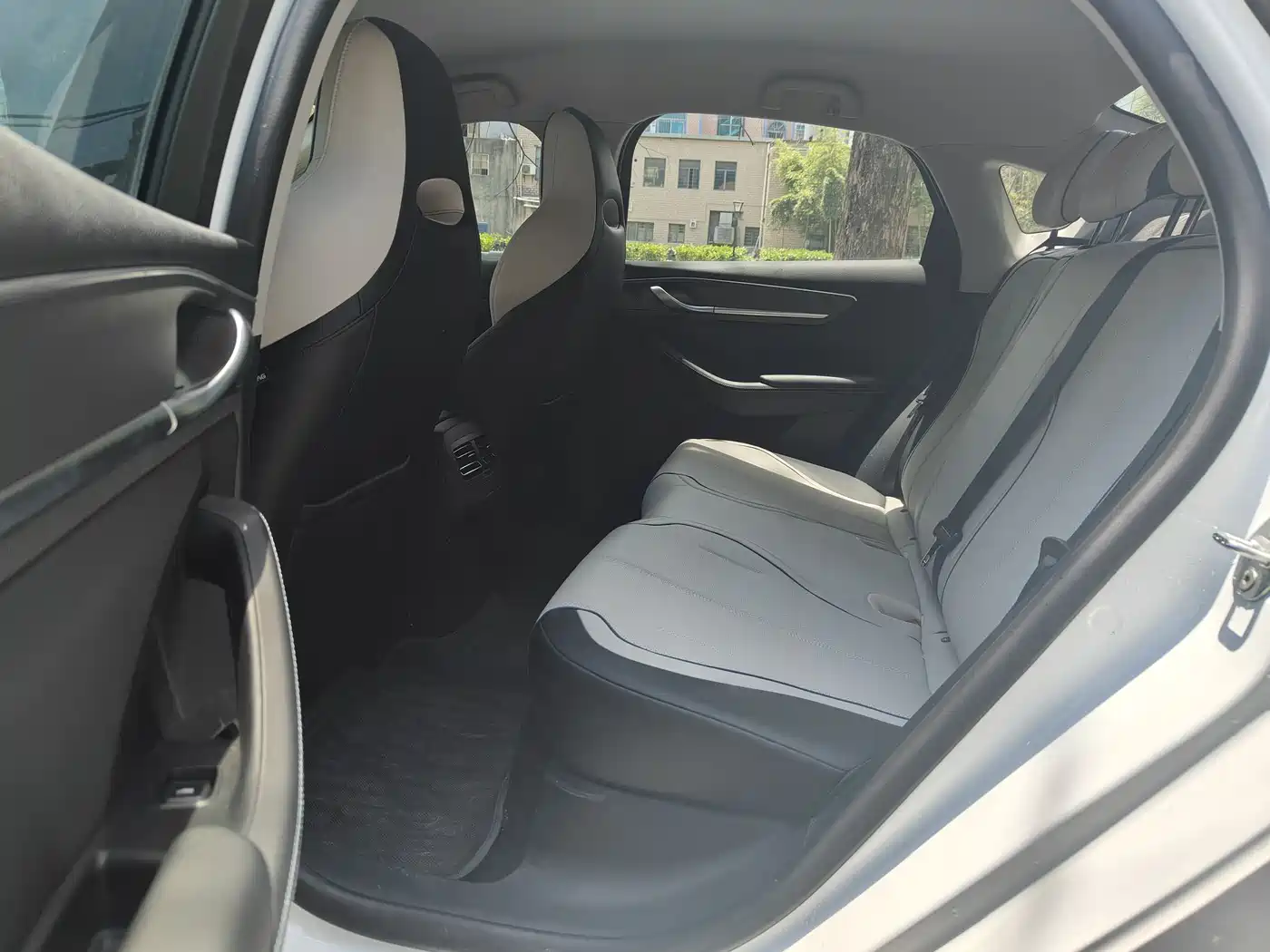 BYD Destroyer 05 2024 Glory Edition DM-i 55KM Luxury фото 5