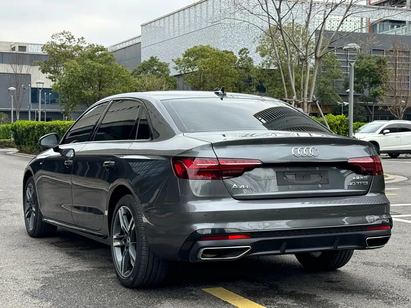 Audi A4L 2023 40 TFSI Luxury Sport фото 18
