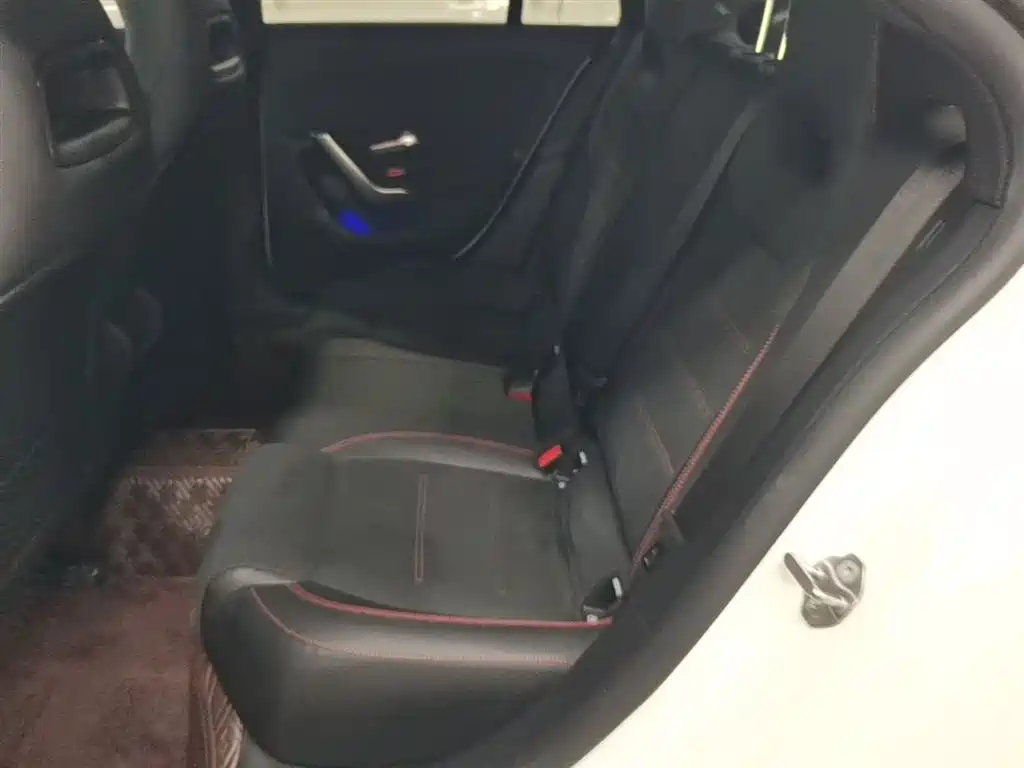 Mercedes-Benz CLA (Import) 2021 CLA 200 фото 17