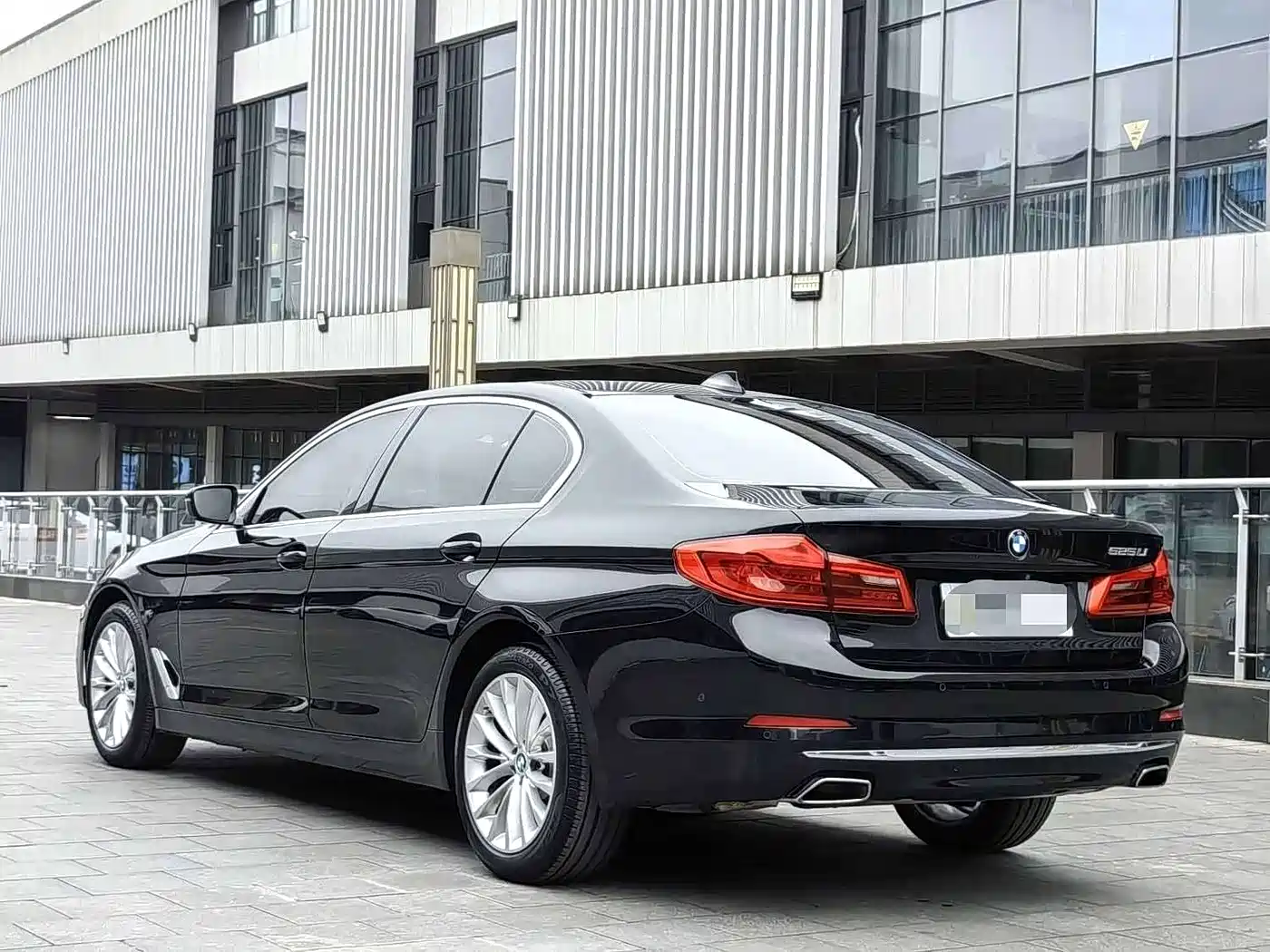 BMW 5 Series 2020 525Li Luxury Package фото 10