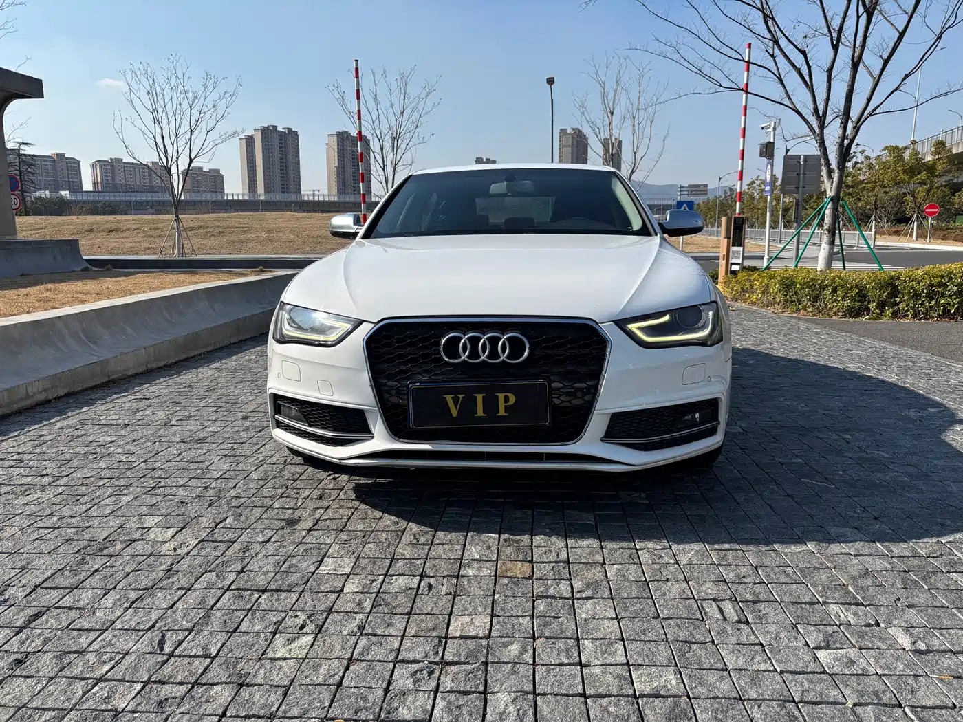 Audi A4L 2013 40 TFSI quattro Personality Sport фото 15
